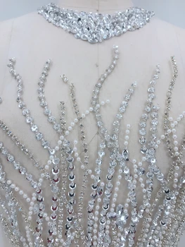 Ručně vyrobené stříbrné šít na zazvonění Kamínky nášivka na bílém krystaly opravy ořezávání 44*30 cm pro svatební šaty příslušenství
