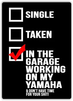 V Garáži Pracuje Na Moje-Yamaha-Kovové Stěny Znamení Deska - Půjčovna Motorových Gp Závod