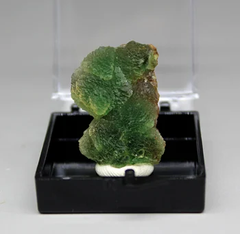 Nový produkt！ Přírodní vzácné Vstoupil kulovitý, zelený Fluorit minerální vzorky Kameny a krystaly box velikost 3,4 cm.