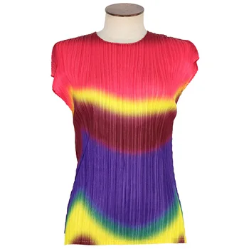 Poslední Miyake gradient skládaný malé vesta letní dámské šaty 2020 T-shirt top módní stlačena košili topy ženské 5069
