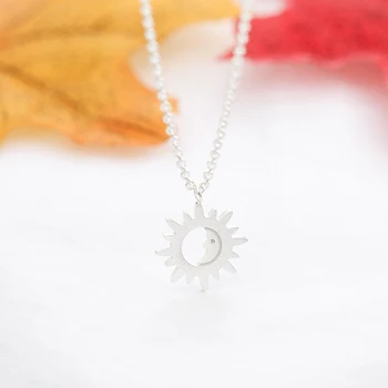 10KS Ying Yang Sun Moon Přívěsek Náhrdelník Tribal Amulet Sluneční Luna Český Stříbrná Barva Vyřezávané Půlměsíce Přátelství