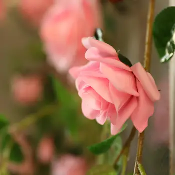 180cm Růže Umělé Květiny Révy Domova Hedvábí Falešné Květ Řetězec s Listy pro Svatební Zdi Visí Věnec Dekorace