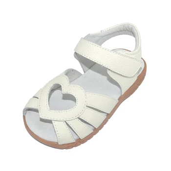 2019 nové pravé kůže dívky sandály bílé letní boty walker srdce s výřezy protiskluzovou podrážkou děti batole 12.3-18.3 SandQ