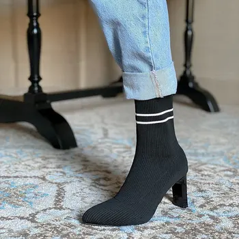 Stripe Pletené Ponožky Boty Ženy Pružnost Tkaniny Vysoký Podpatek Kotníkové Boty Pro Ženy Stretch Tkaniny Špičaté Toe Boty Bílá Černá Červená
